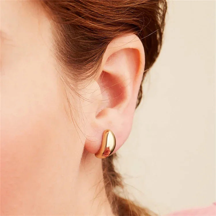 DAISY. Classic Huggie Earrings