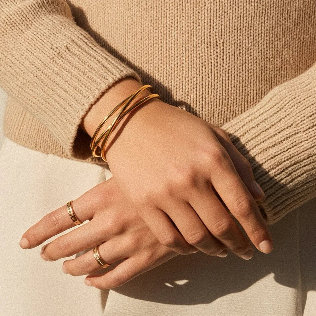 GEORGIA. Intertwined Bangle