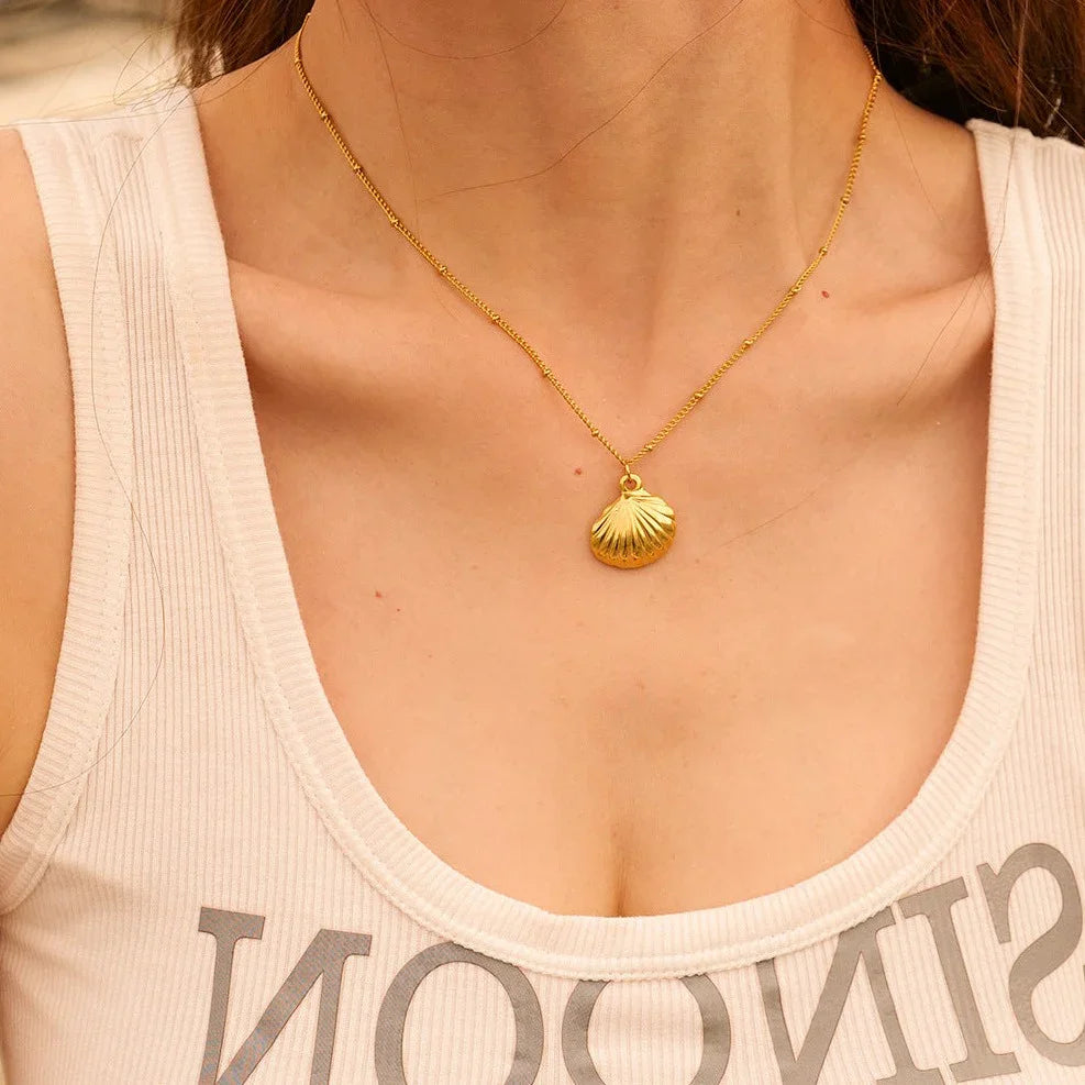 SUMMER. Beaded Seashell Necklace