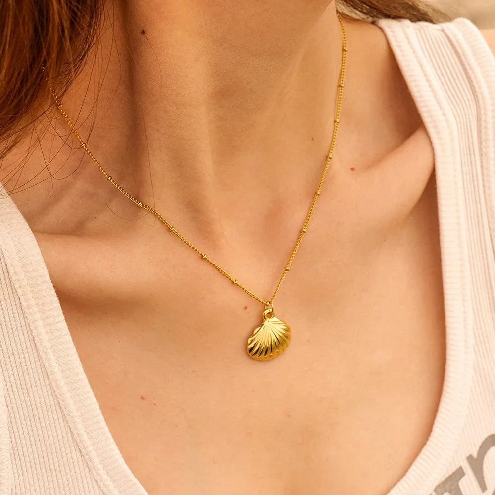 SUMMER. Beaded Seashell Necklace
