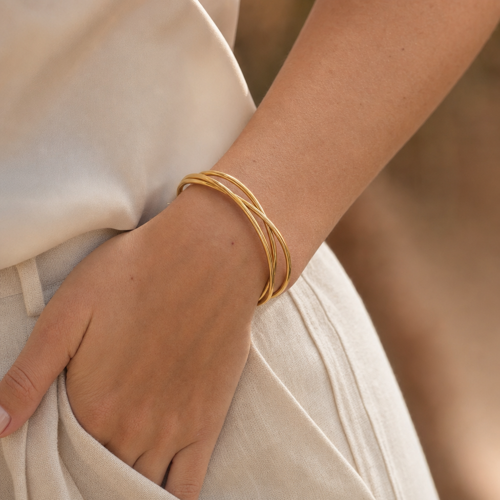 GEORGIA. Intertwined Bangle