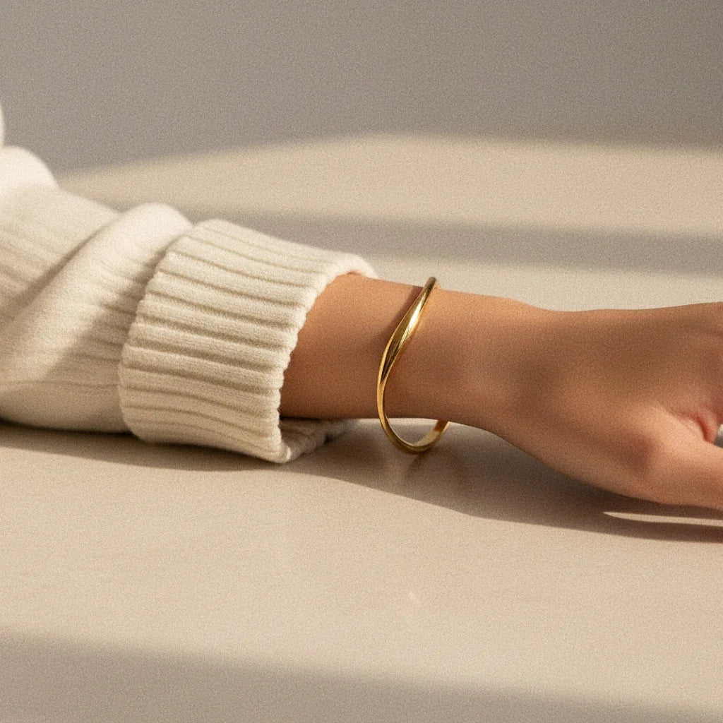 IVY. Twisted Bangle Bracelet