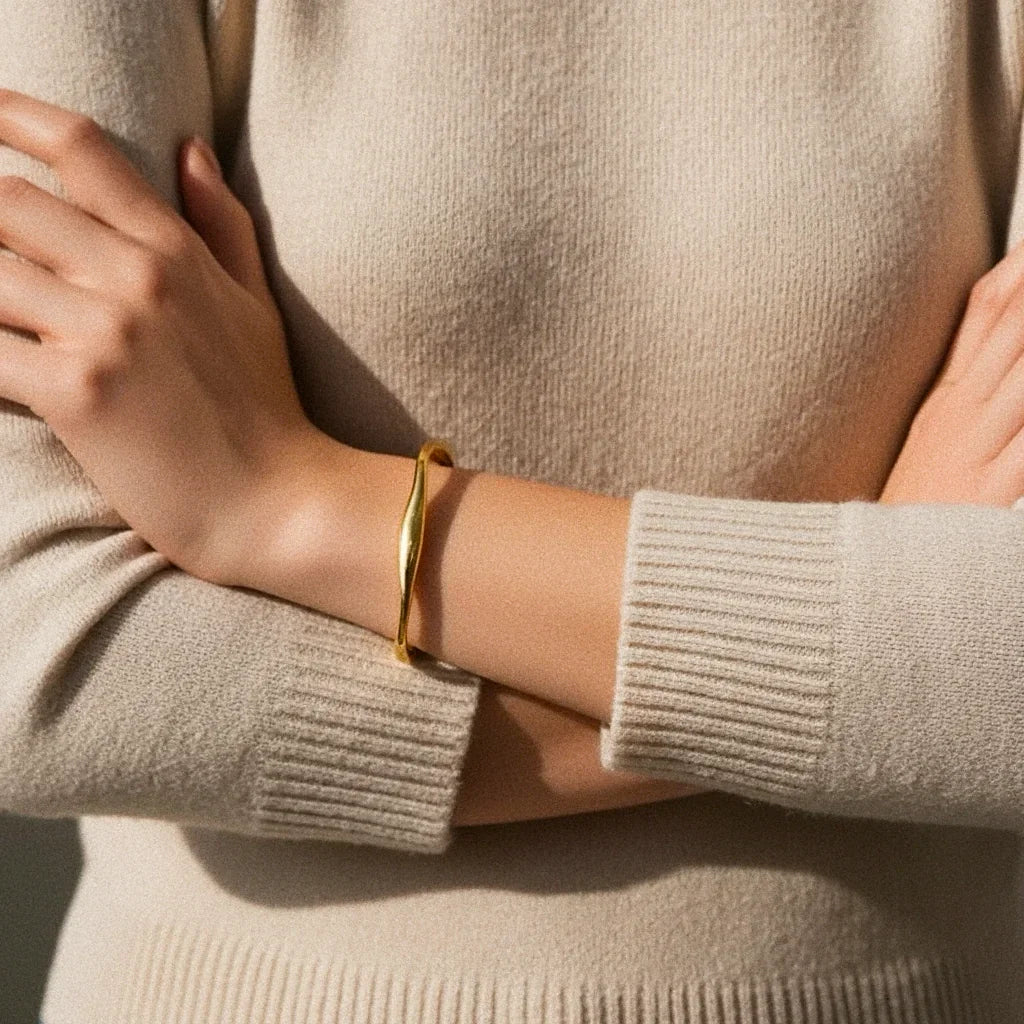 IVY. Twisted Bangle Bracelet