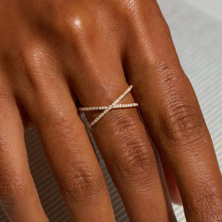 WYNNE. Diamond Cross Ring