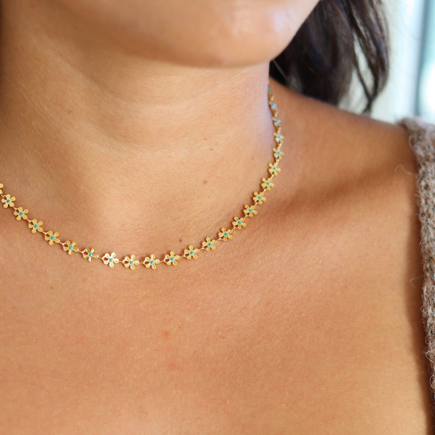 HOLLAND. Floral Pendant Necklace