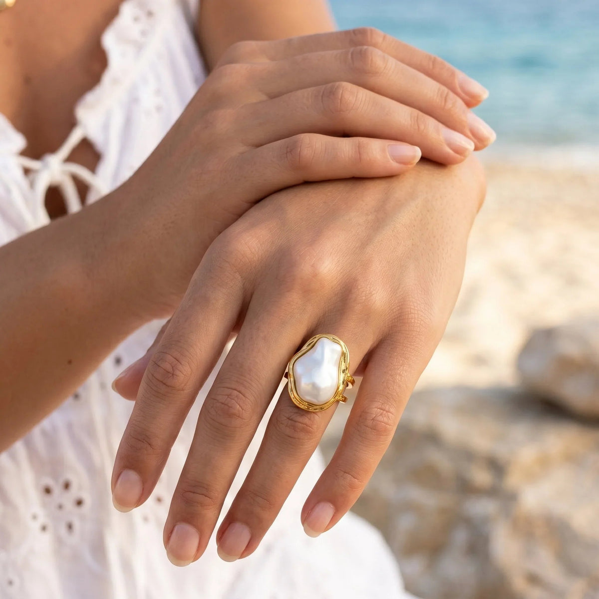 HARLOW. Chunky Pearl Ring