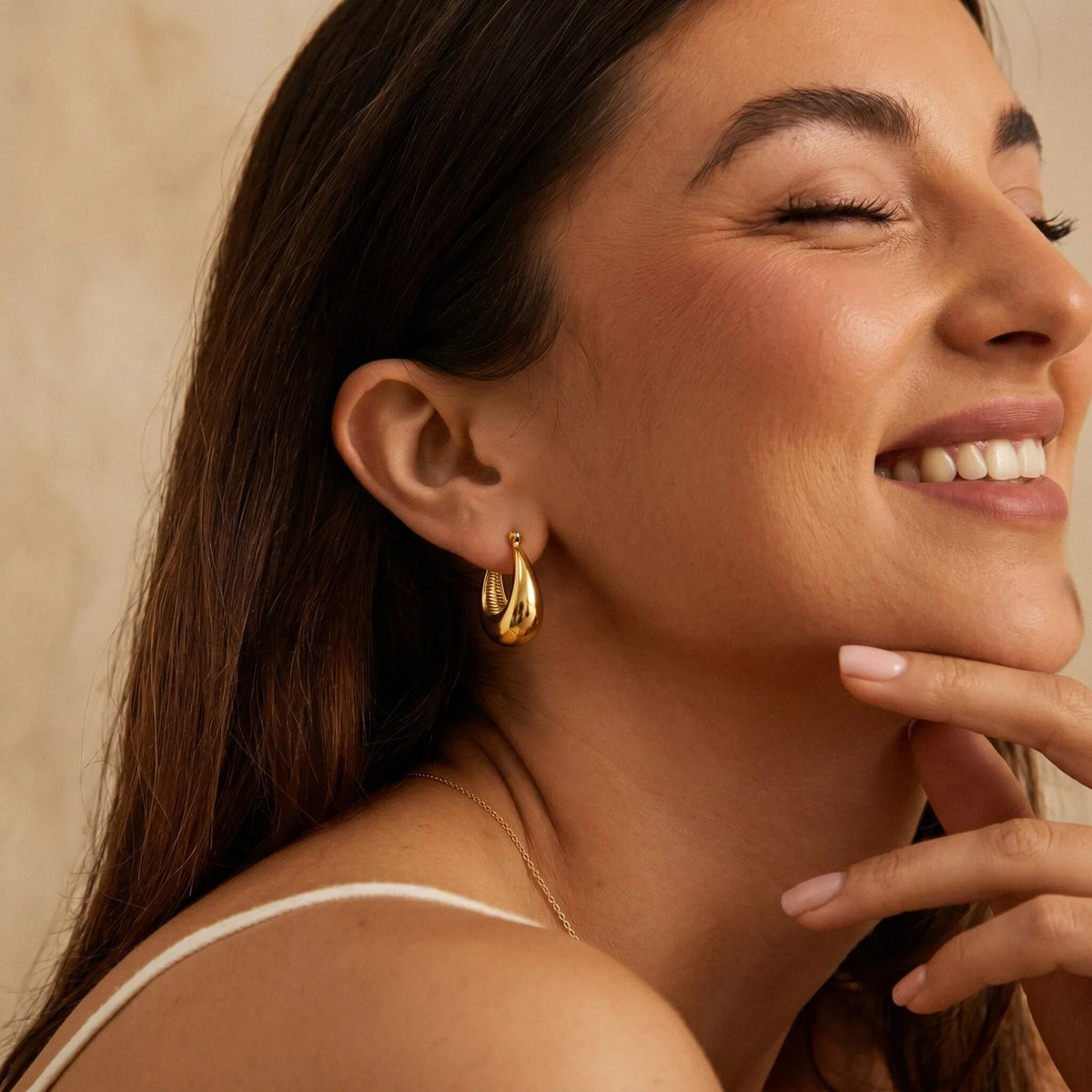LUNA. Hoop Earrings