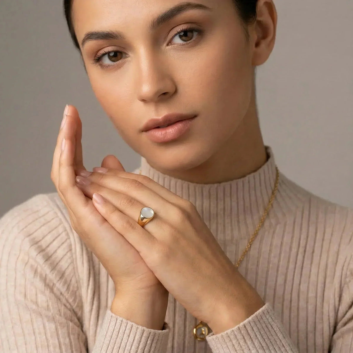 CLARA. Pearl Gold Ring