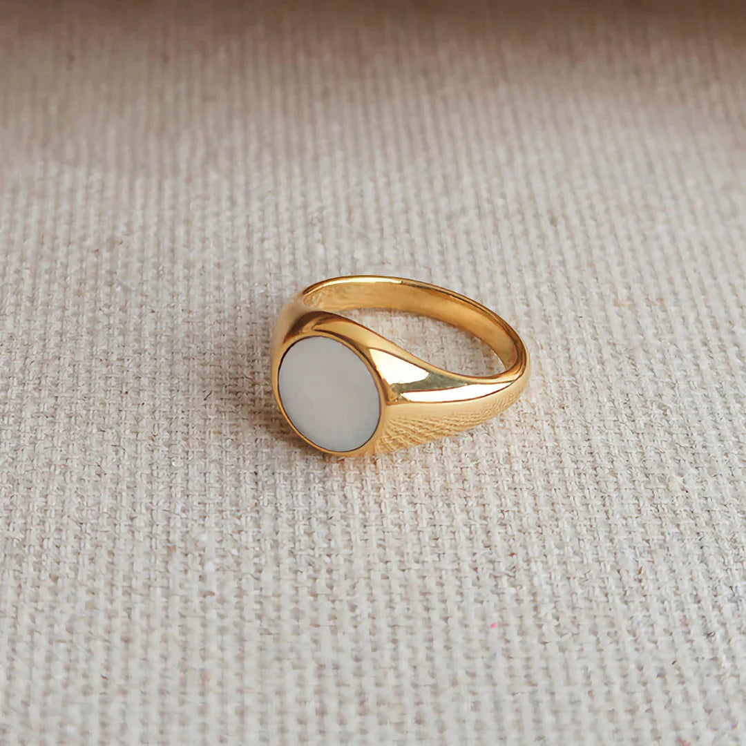 CLARA. Pearl Gold Ring