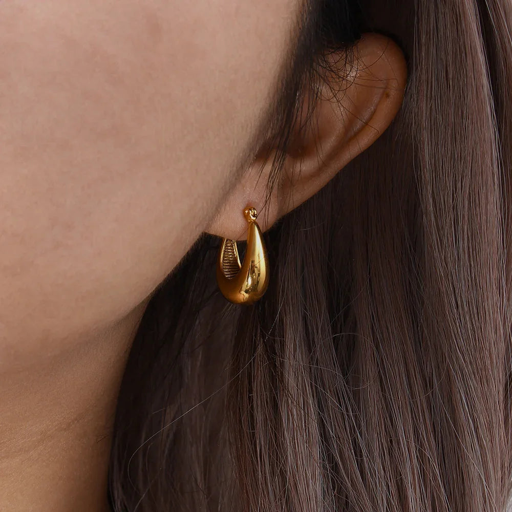 LUNA. Hoop Earrings