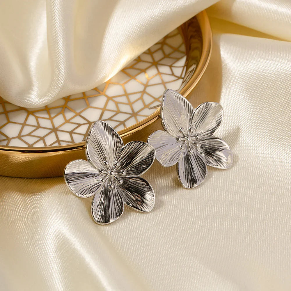 POPPY. Flower Earrings