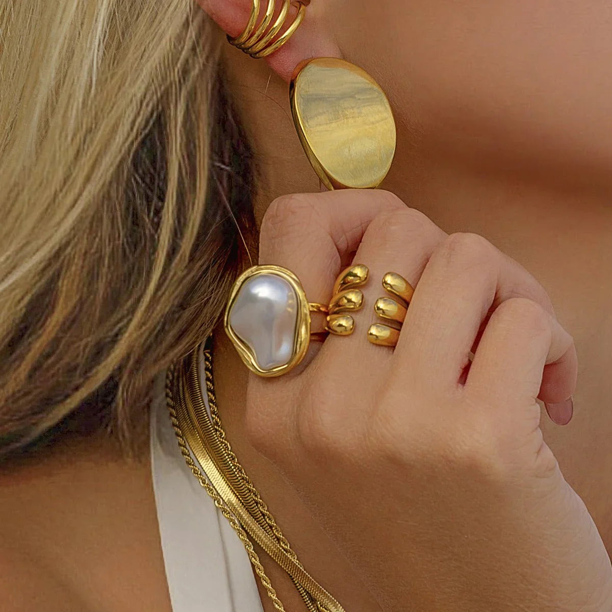 HARLOW. Chunky Pearl Ring