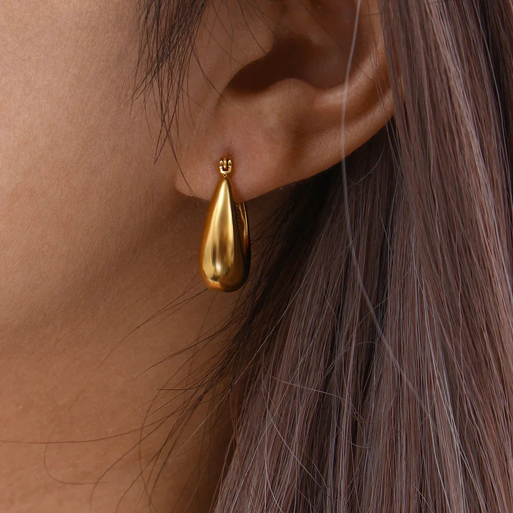 LUNA. Hoop Earrings