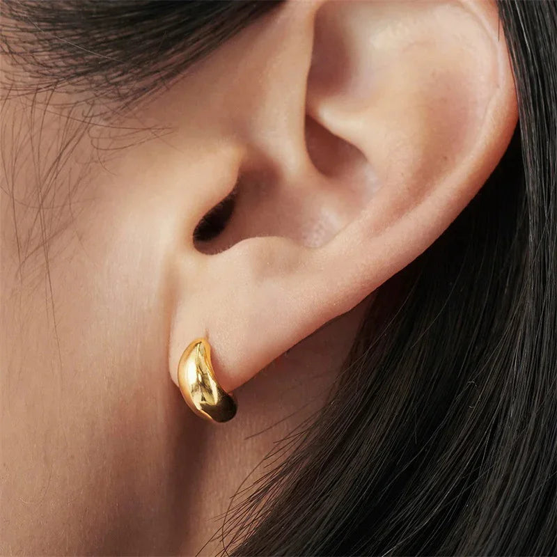 DAISY. Classic Huggie Earrings