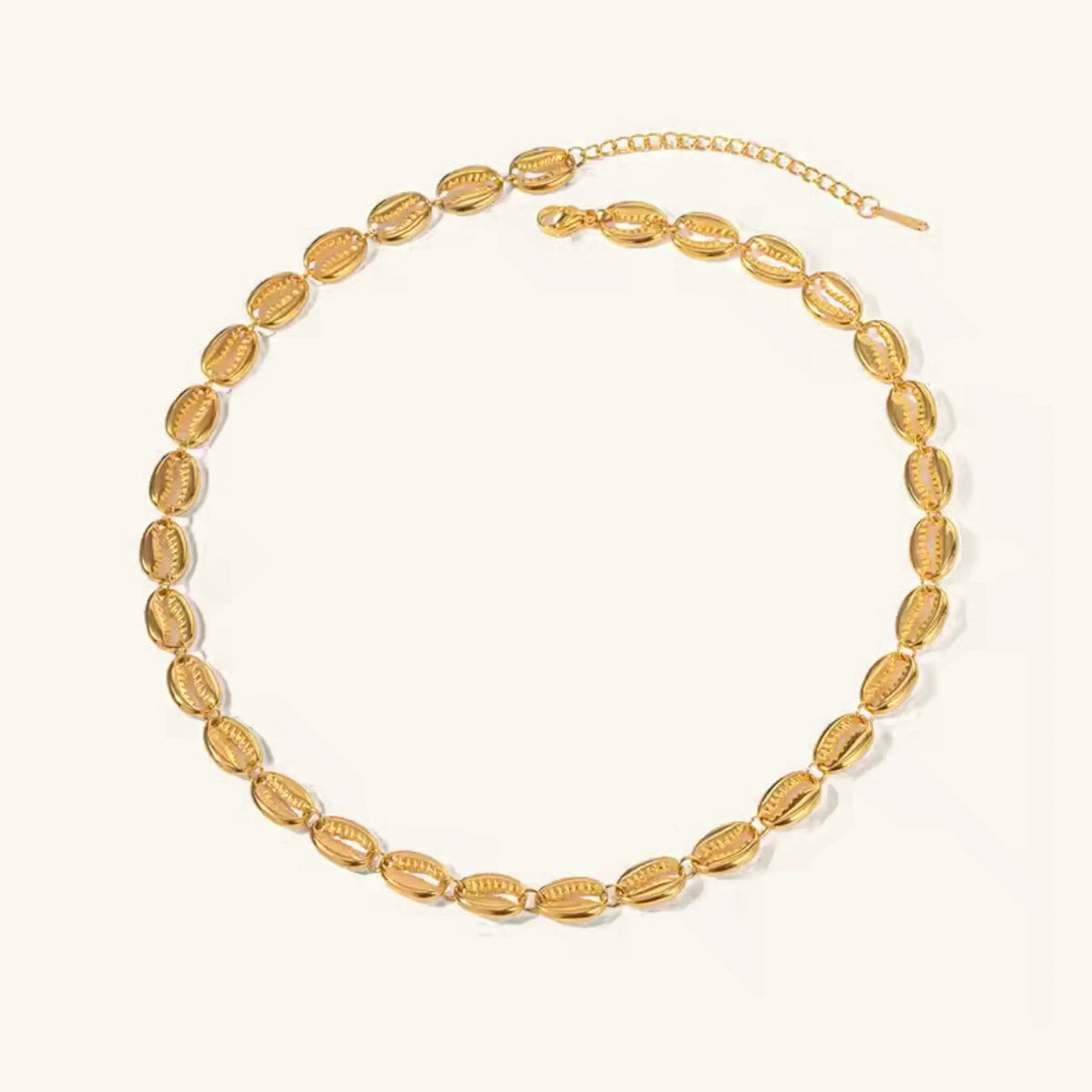 CORAL. Seashell Necklace