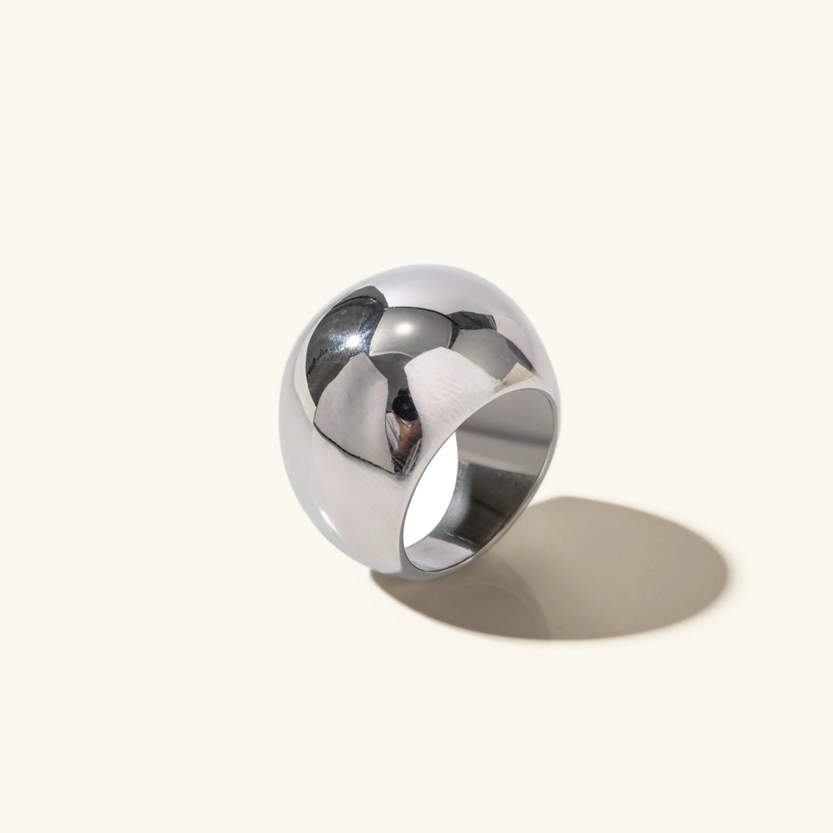 MERYL. Dome Band Ring