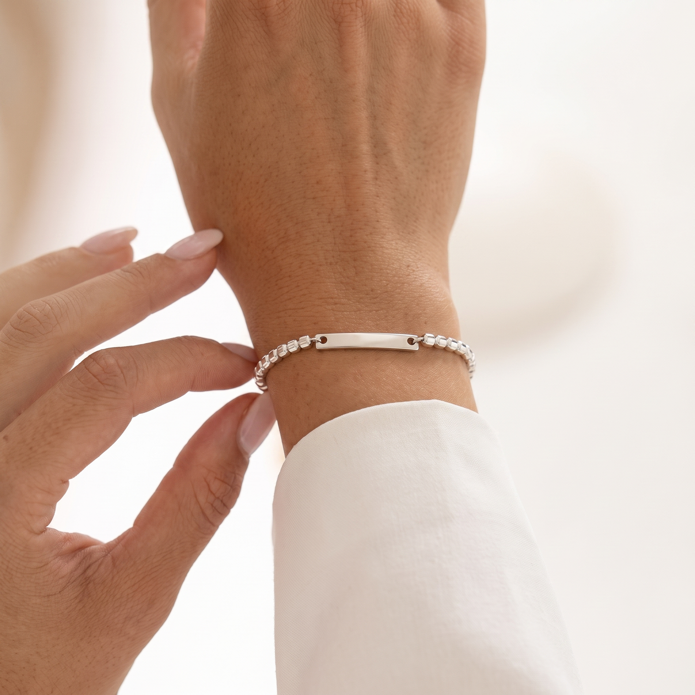 LEXIE. Engravable Tennis Bracelet