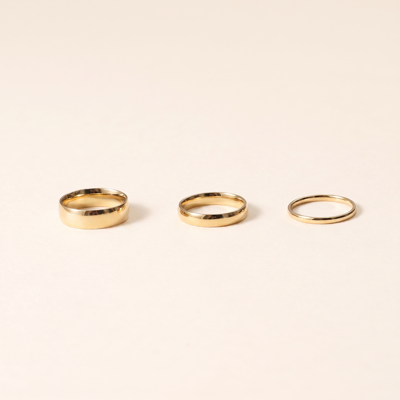 HOLLY. Band Ring
