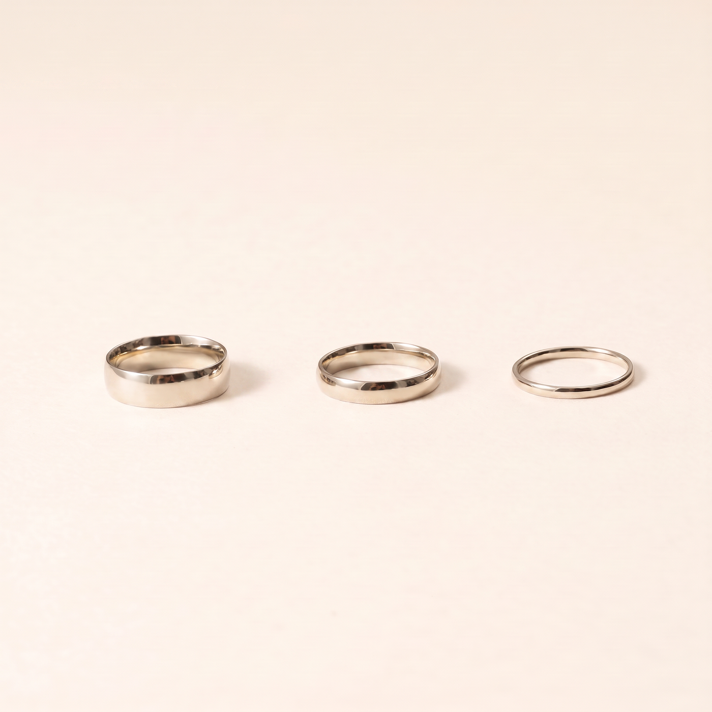 HOLLY. Band Ring