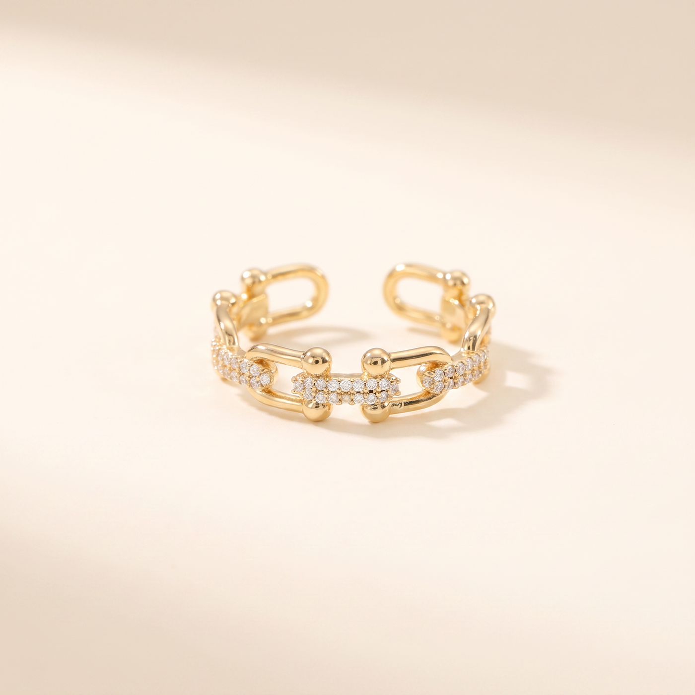 CLARA. Statement Ring