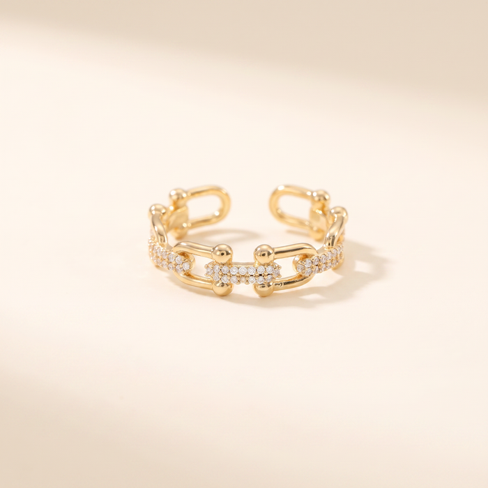 CLARA. Statement Ring