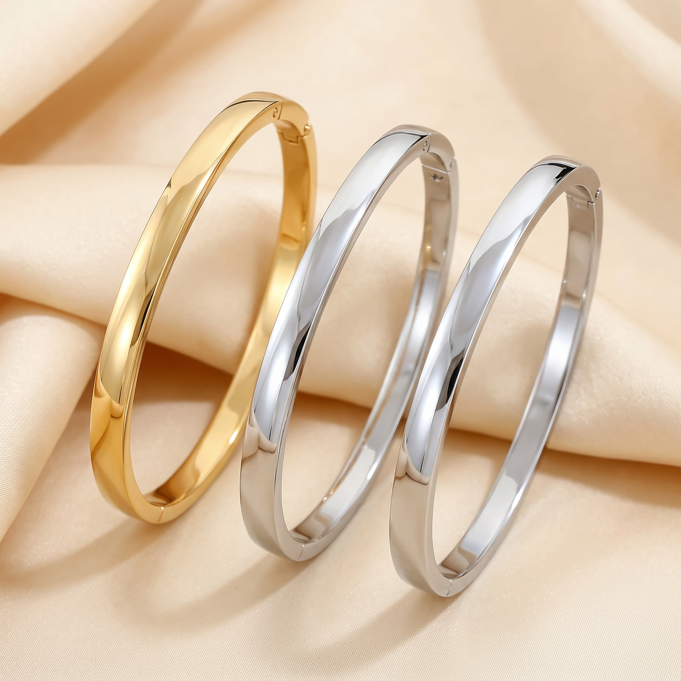 ROXY. Circle Bangle