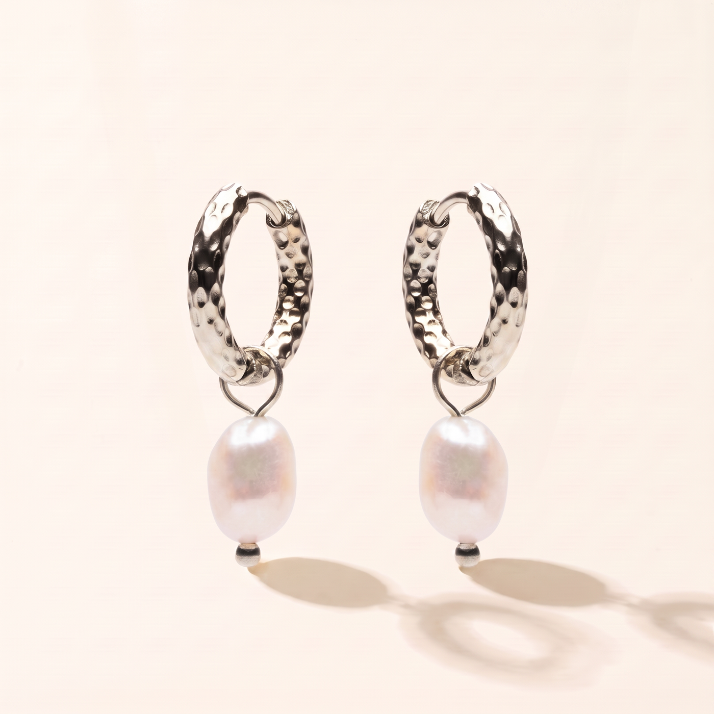 WILLA. Hammered Pearl Hoop Earrings
