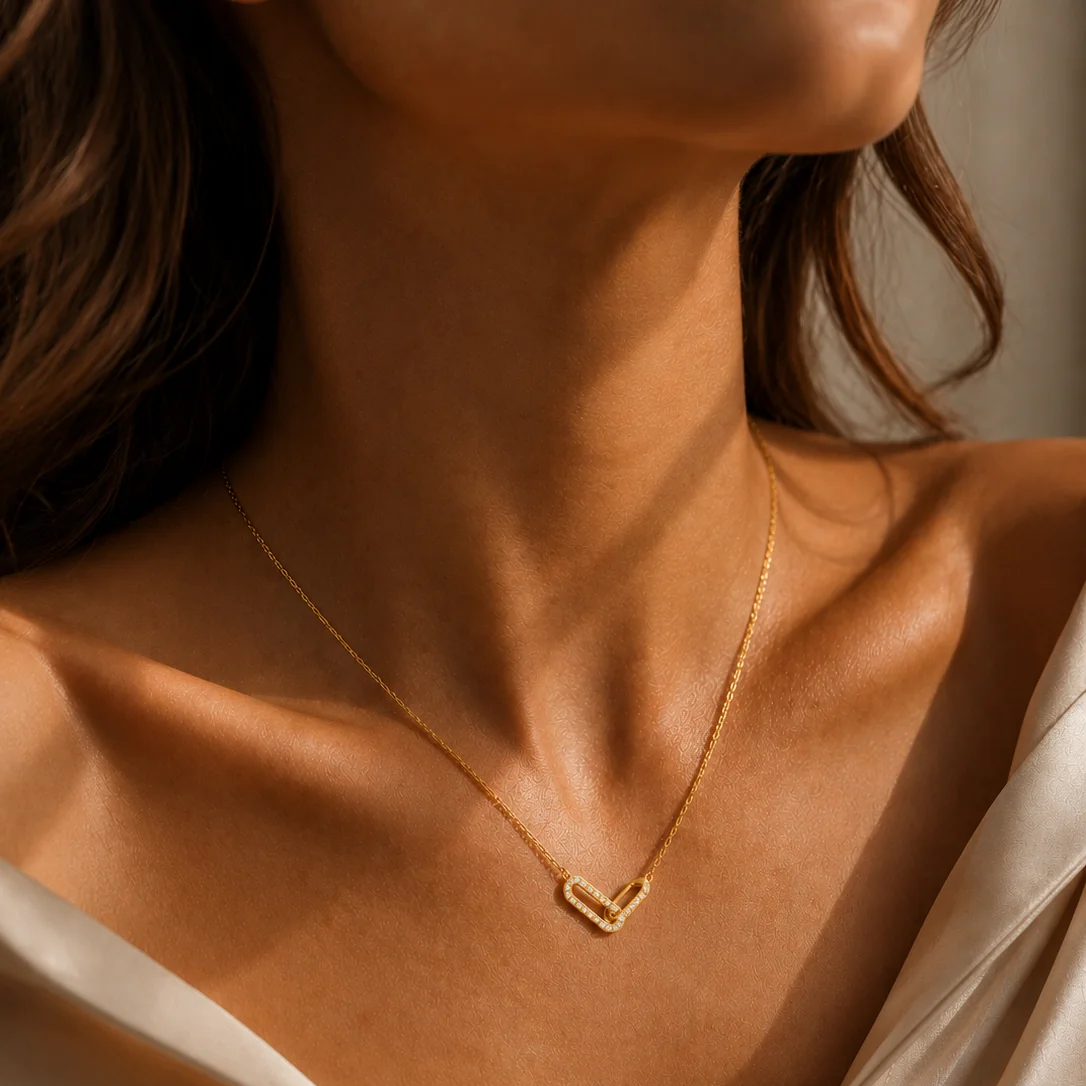 NOVA. Geometric Pendant Necklace