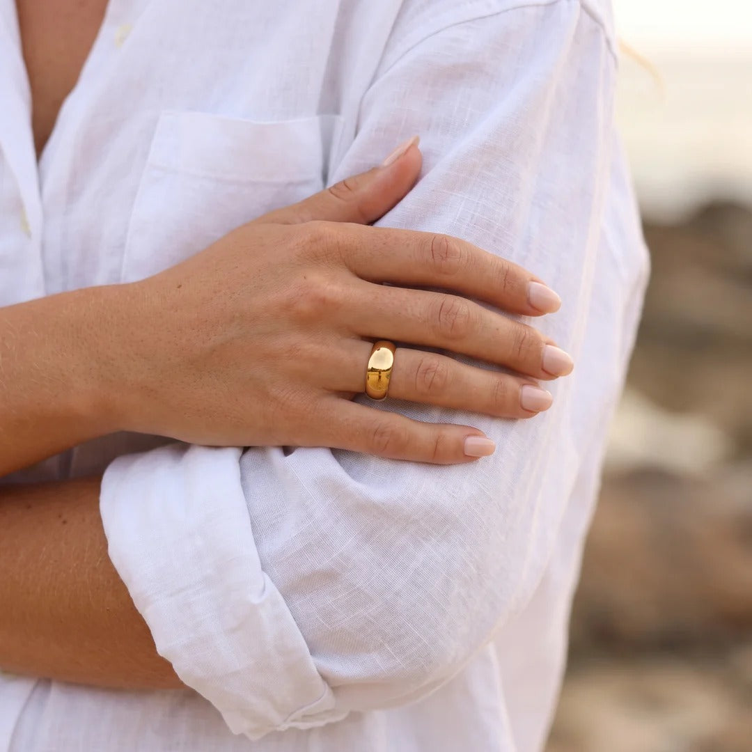 HOLLY. Band Ring