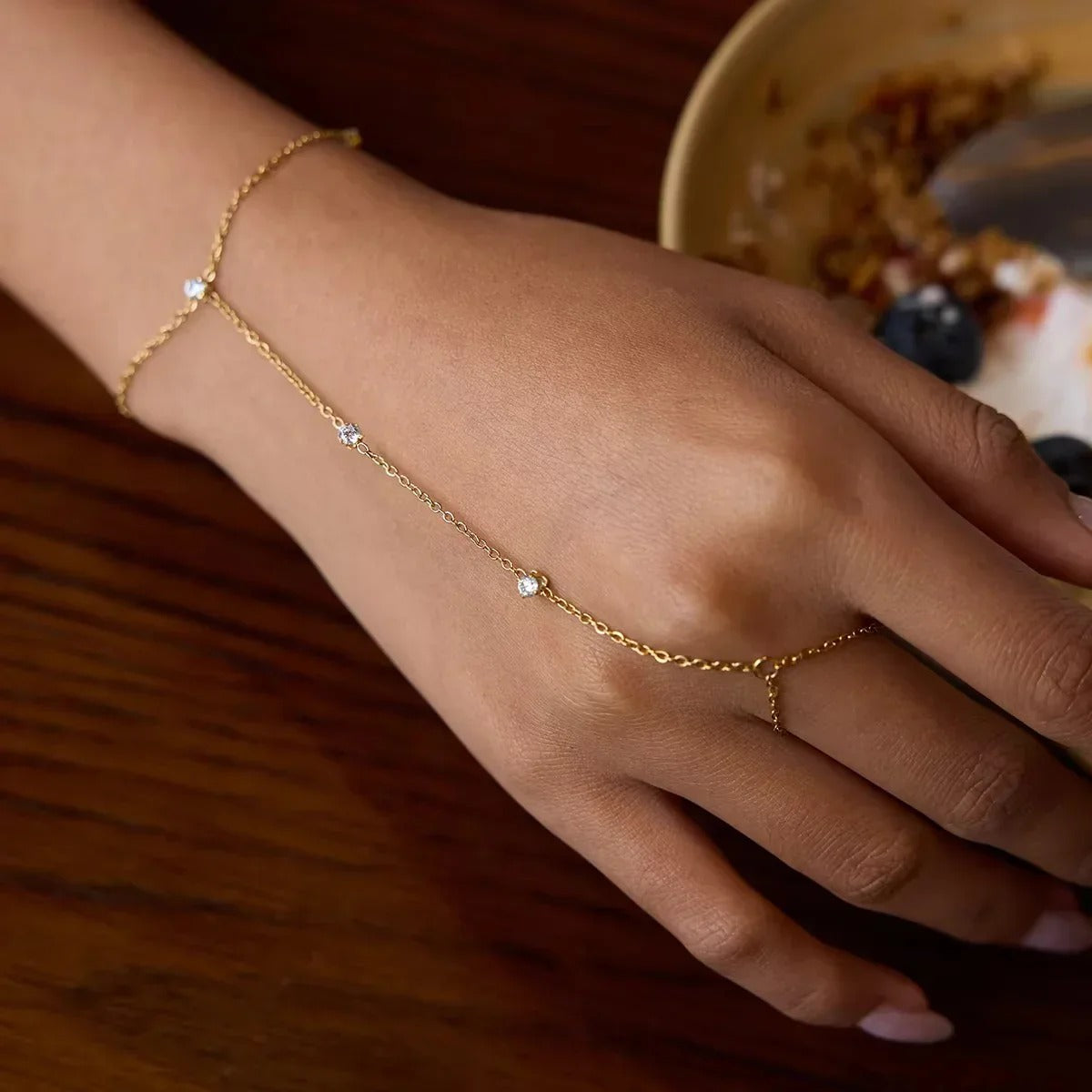 MARLOW. Diamond Hand Chain