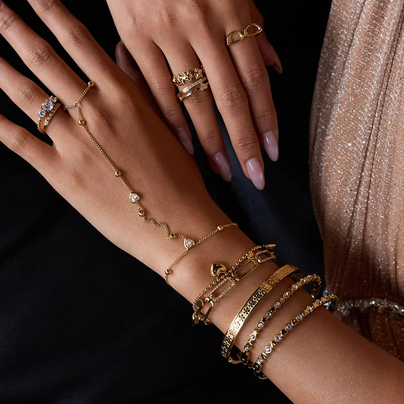 HARLOW. Hand Chain