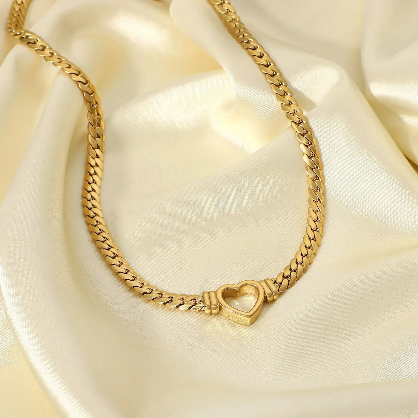 CELESTE. Heart Choker