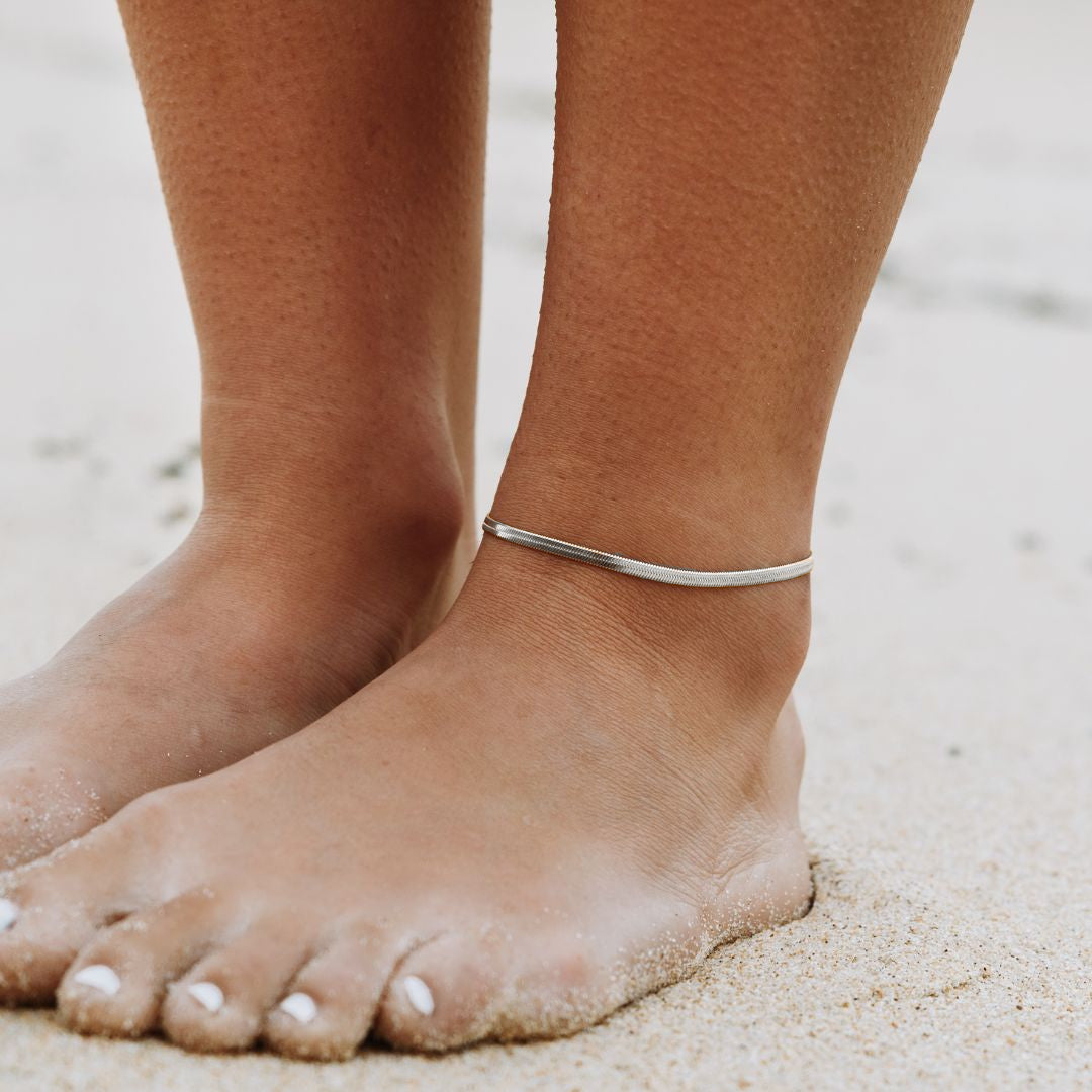 CORA. Herringbone Anklet